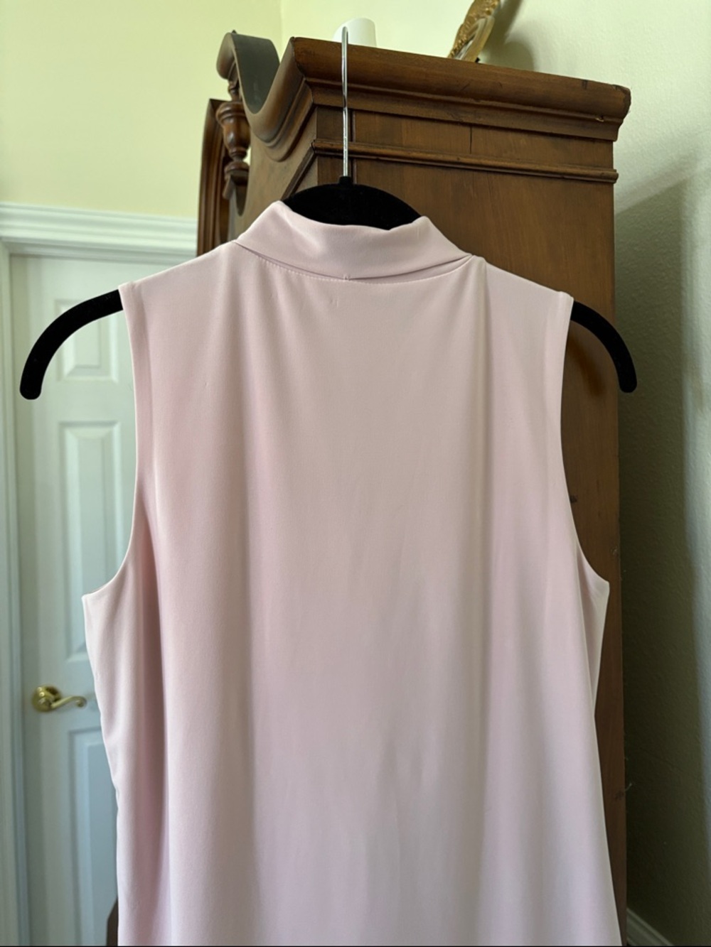 2 White House Black Market Sleeveless Lined V-Neck Tops: Pink White Polka Dot - Picture 5 of 16
